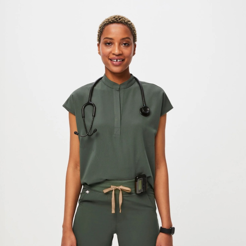 Moss Rafaela™ - Oversized Scrub Top Moss Zamora™ and- Tall Jogger Scrub Pants